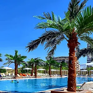 Szálloda Europe & Casino, Napospart